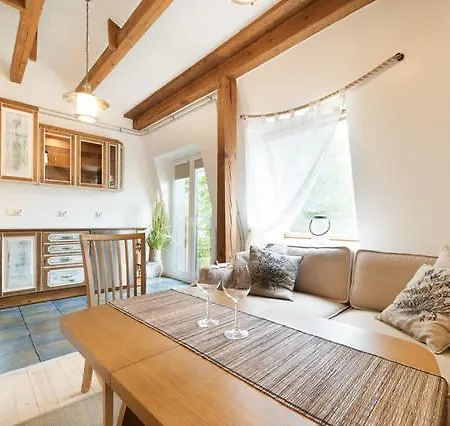 Vintage Style Penthouse Apartment *